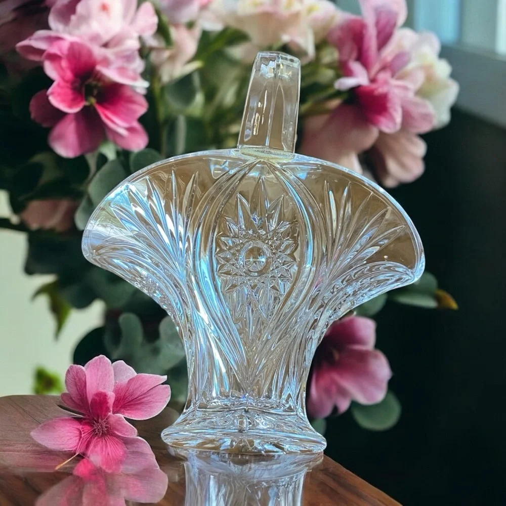 Elegant Vintage Crystal Basket - Picture 3 of 9